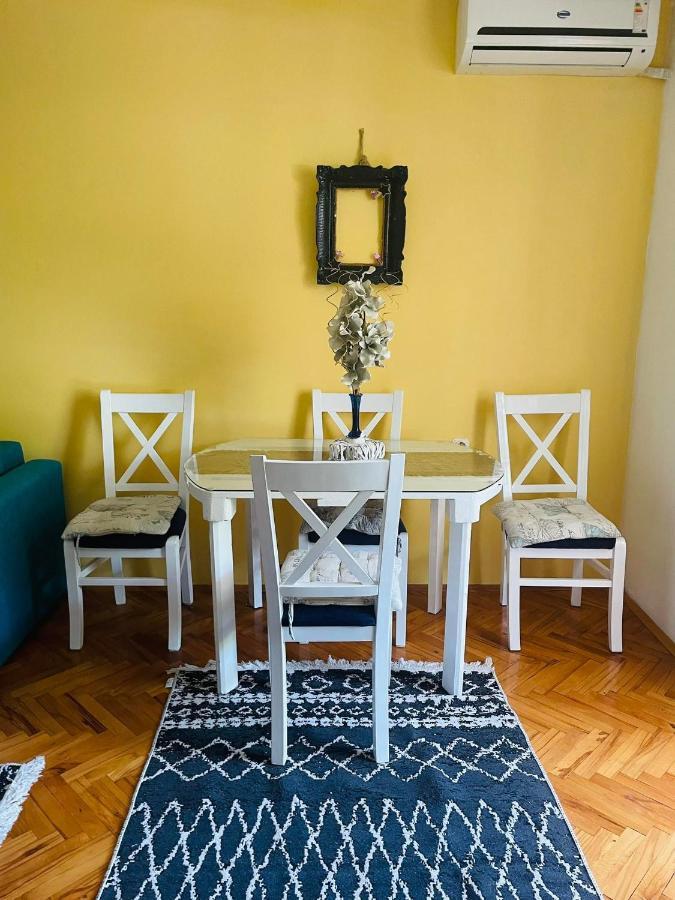 Skopje Cozy Apartment ภายนอก รูปภาพ